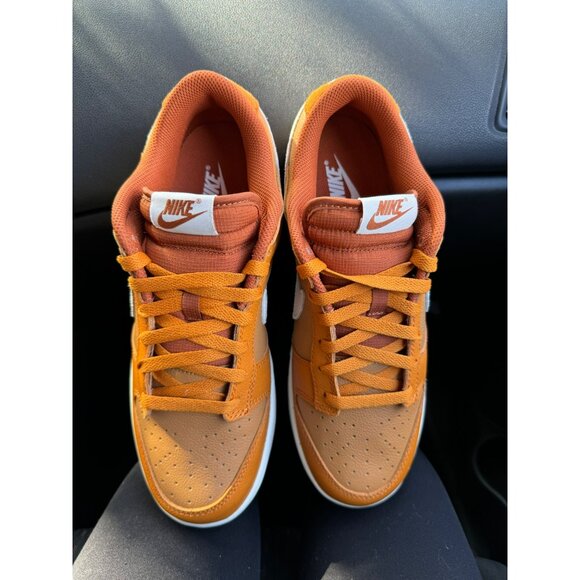 F78 - SIZE 10 MEN\'S NIKE DUNK LOW RETRO SE MONARCH /FLAX/DARK RUSSET/ BROWN HJ91 main image 6